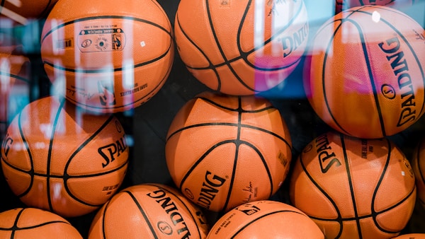 网球大满贯赛事直播画面 - 选手发球瞬间